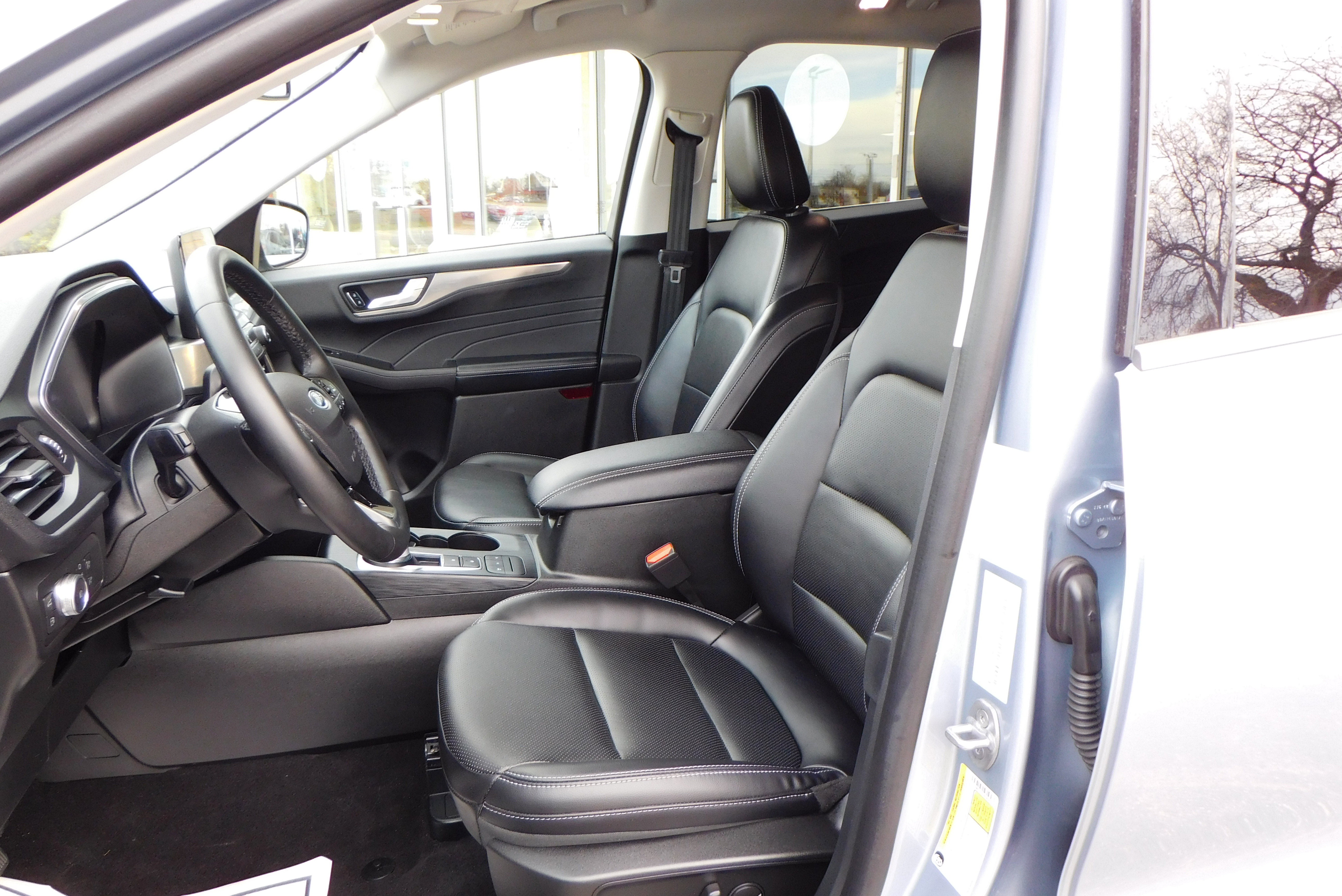 Used 2022 Ford Escape Titanium image 10