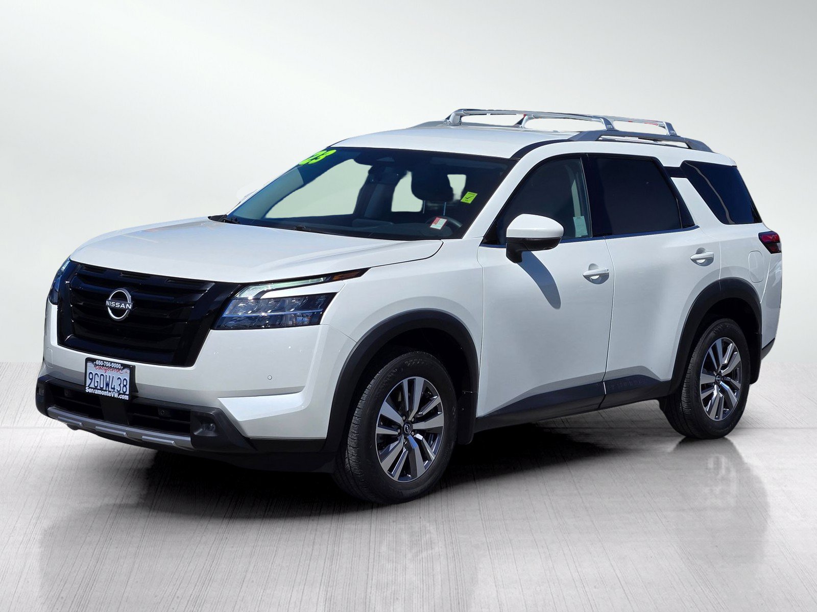 Used 2023 Nissan Pathfinder SL w/ Lighting Package (N92) FWD image 8