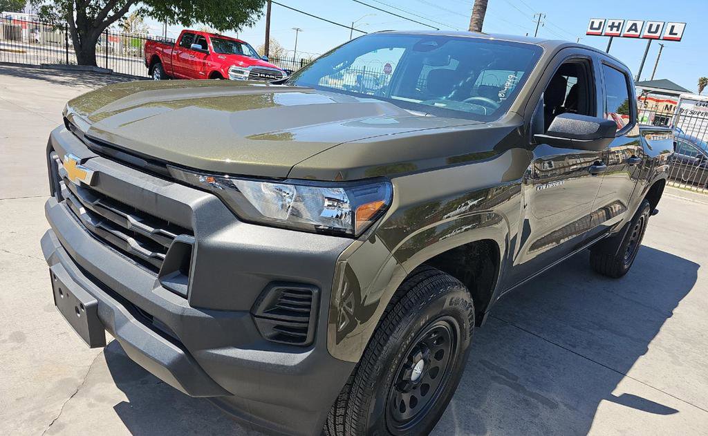 Used 2023 Chevrolet Colorado W/T image 2