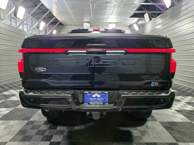 Used 2022 Ford F150 Lightning Lariat image 6