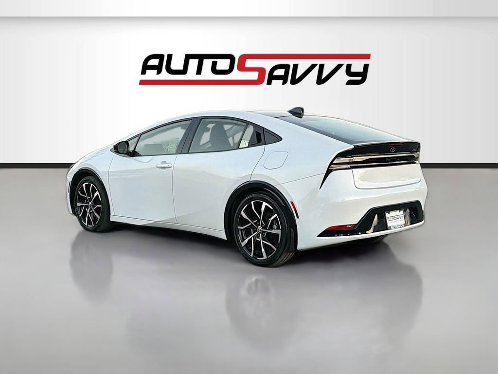 Used 2024 Toyota Prius Prime FWD image 5