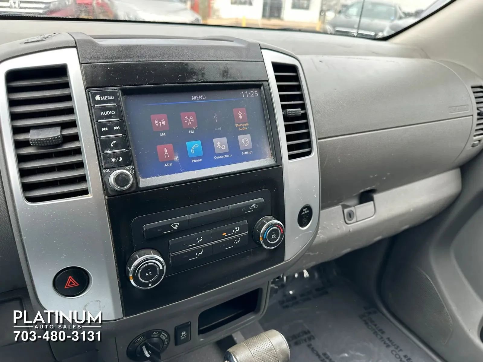 Used 2019 Nissan Frontier SV image 11