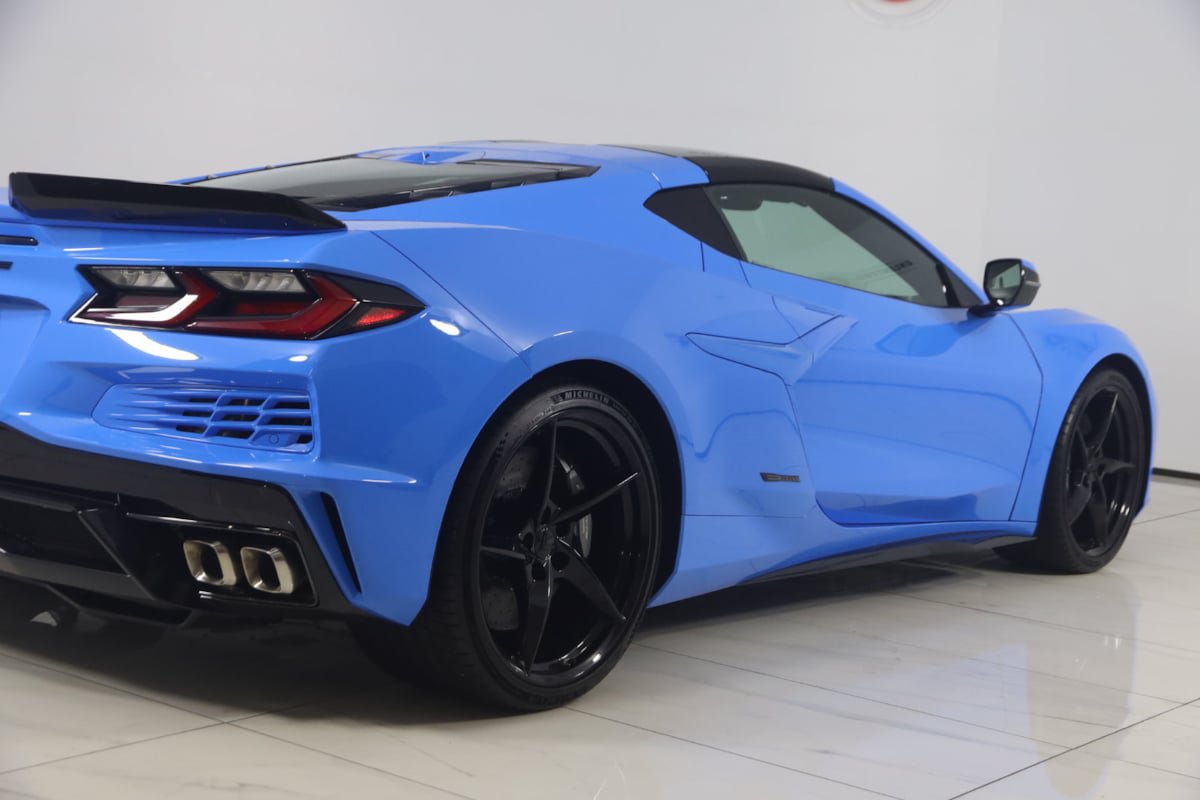 Used 2025 Chevrolet Corvette E-Ray AWD/4WD image 51