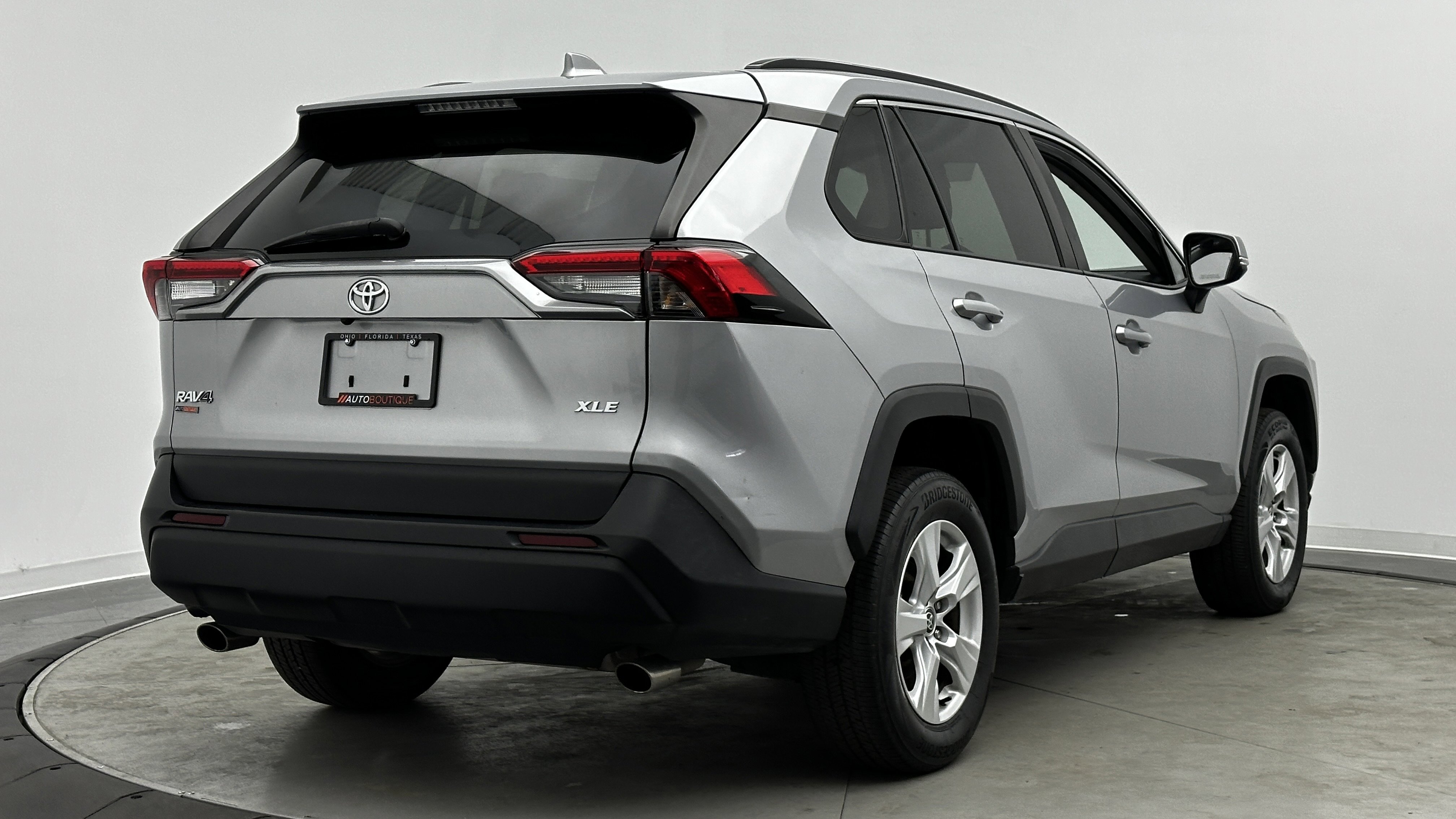 Used 2021 Toyota RAV4 XLE image 7