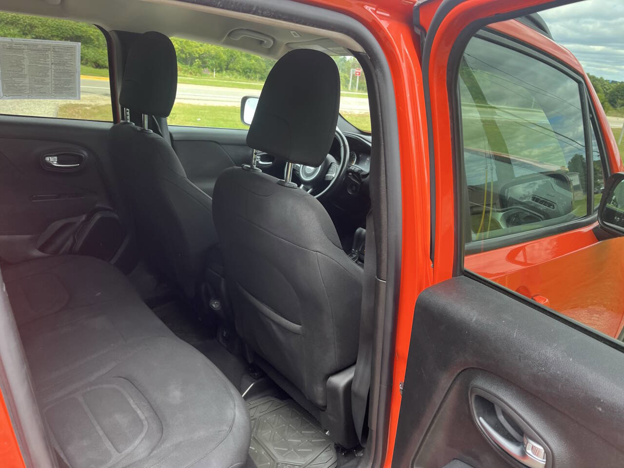 Used 2021 Jeep Renegade Latitude w/ Convenience Group image 35