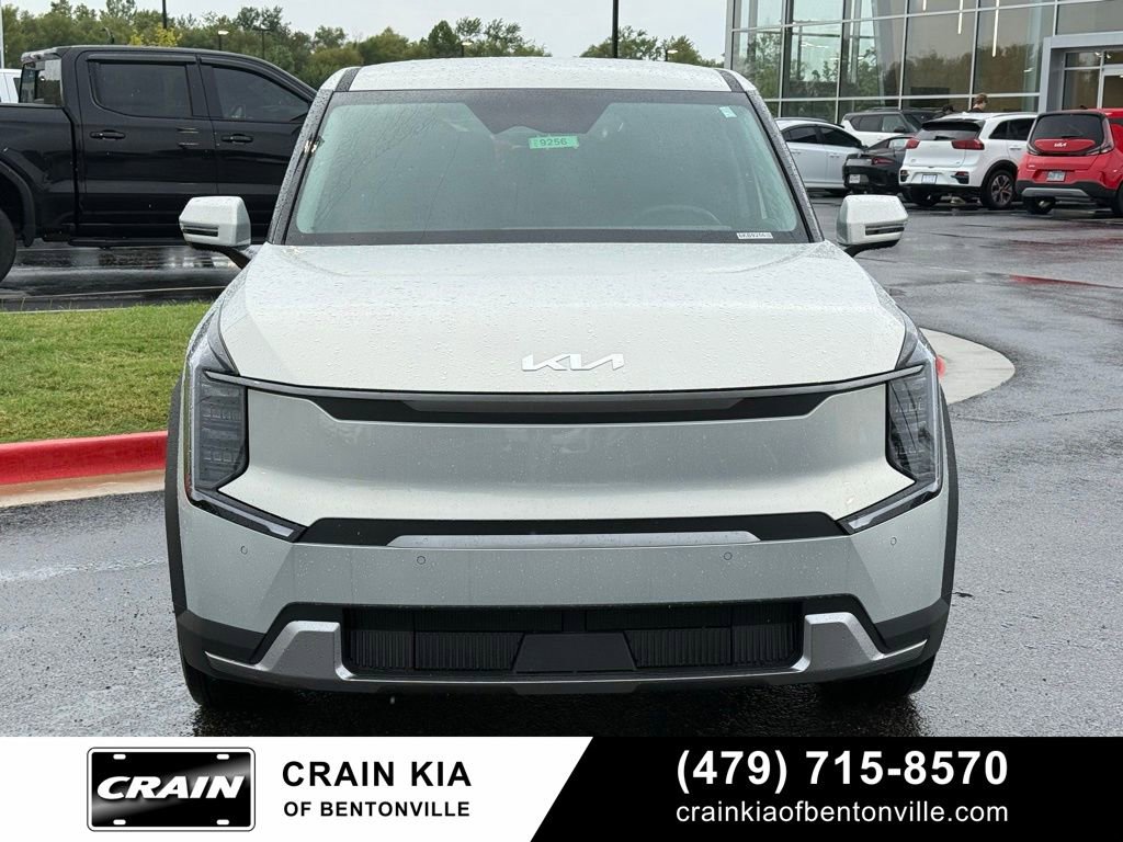 New 2026 Kia EV9 Light RWD image 2