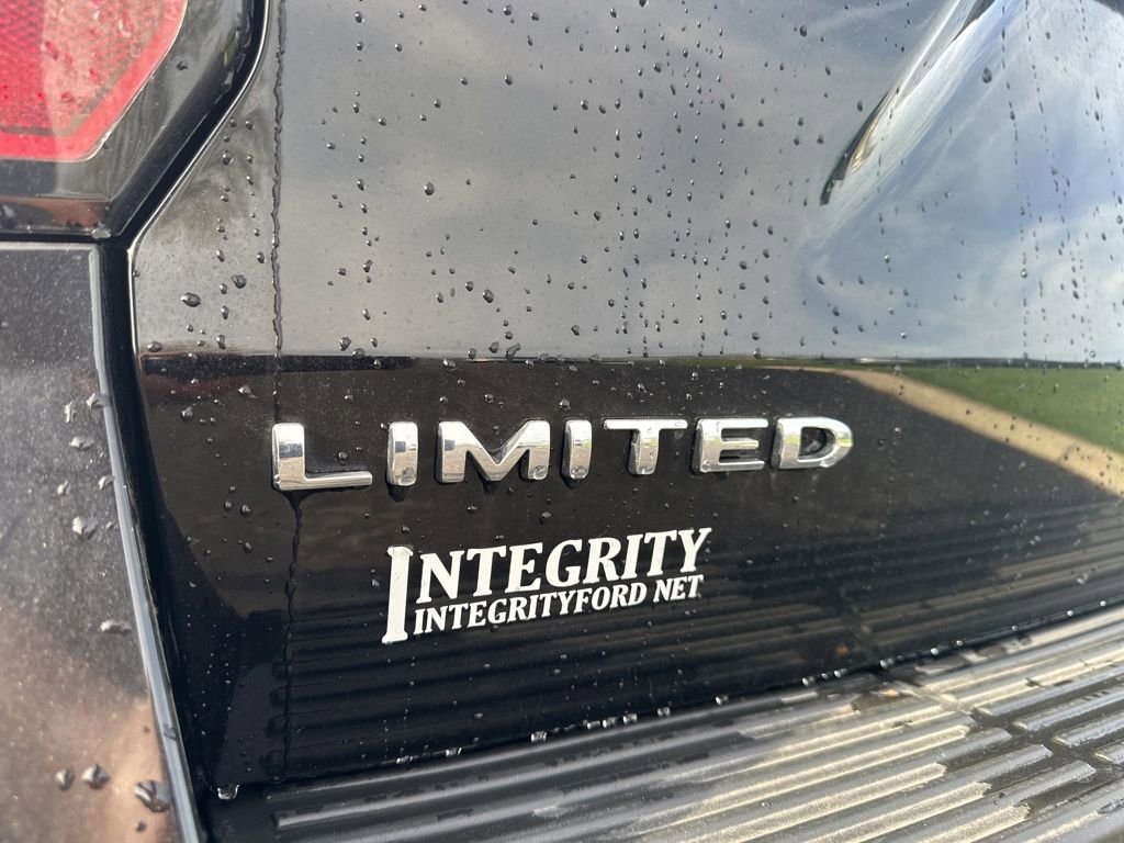 Used 2021 Ford Expedition Limited image 4