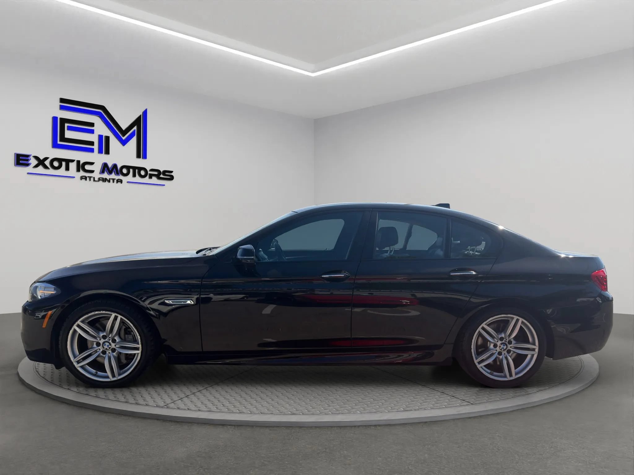 Used 2016 BMW 550i Sedan RWD image 2