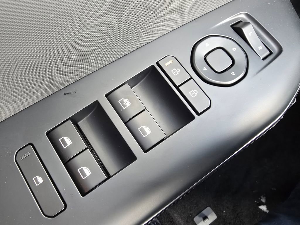 New 2025 Kia K4 LXS image 22