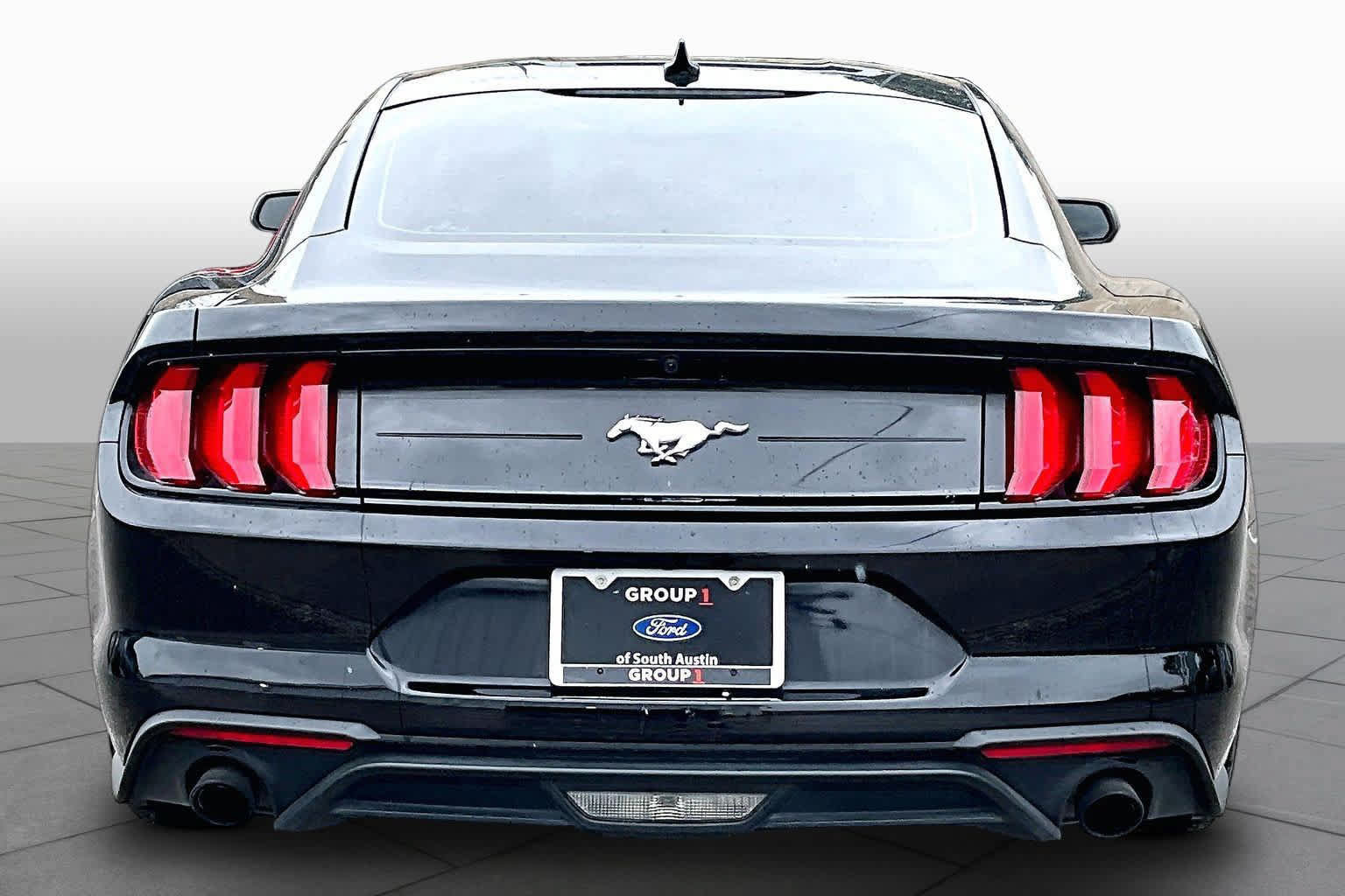 Used 2022 Ford Mustang Coupe RWD image 5