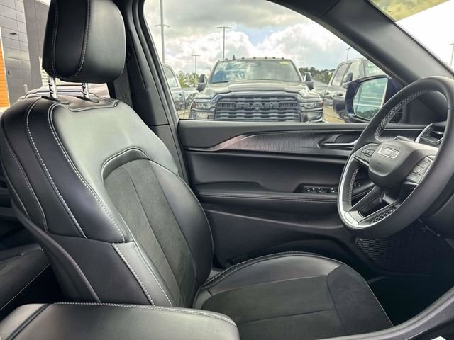 Used 2025 Jeep Grand Cherokee L Altitude image 17