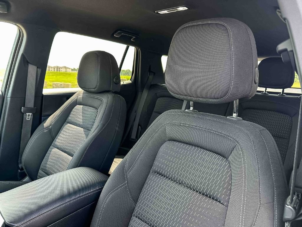 Used 2025 Chevrolet Equinox LT FWD image 14