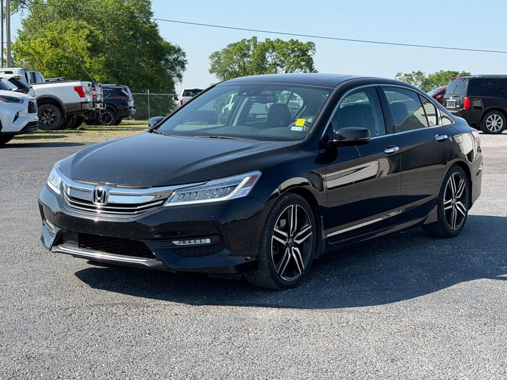 Used 2017 Honda Accord Touring image 9