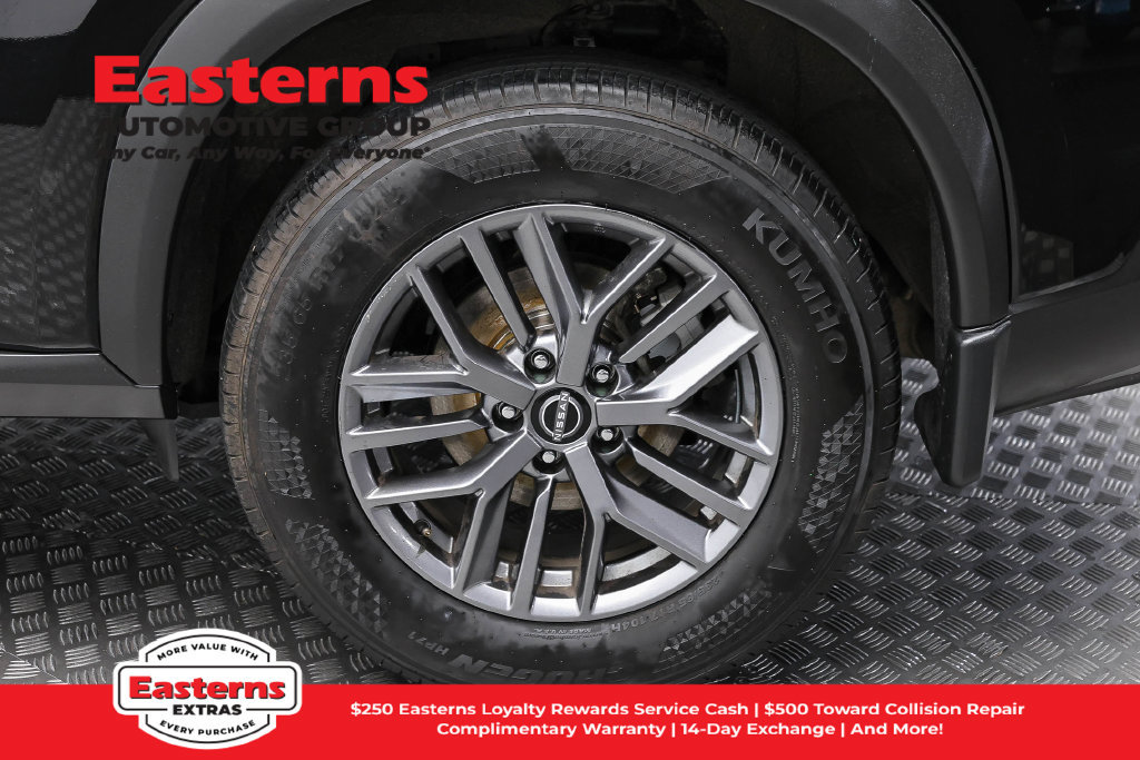 Used 2023 Nissan Rogue S AWD/4WD image 9