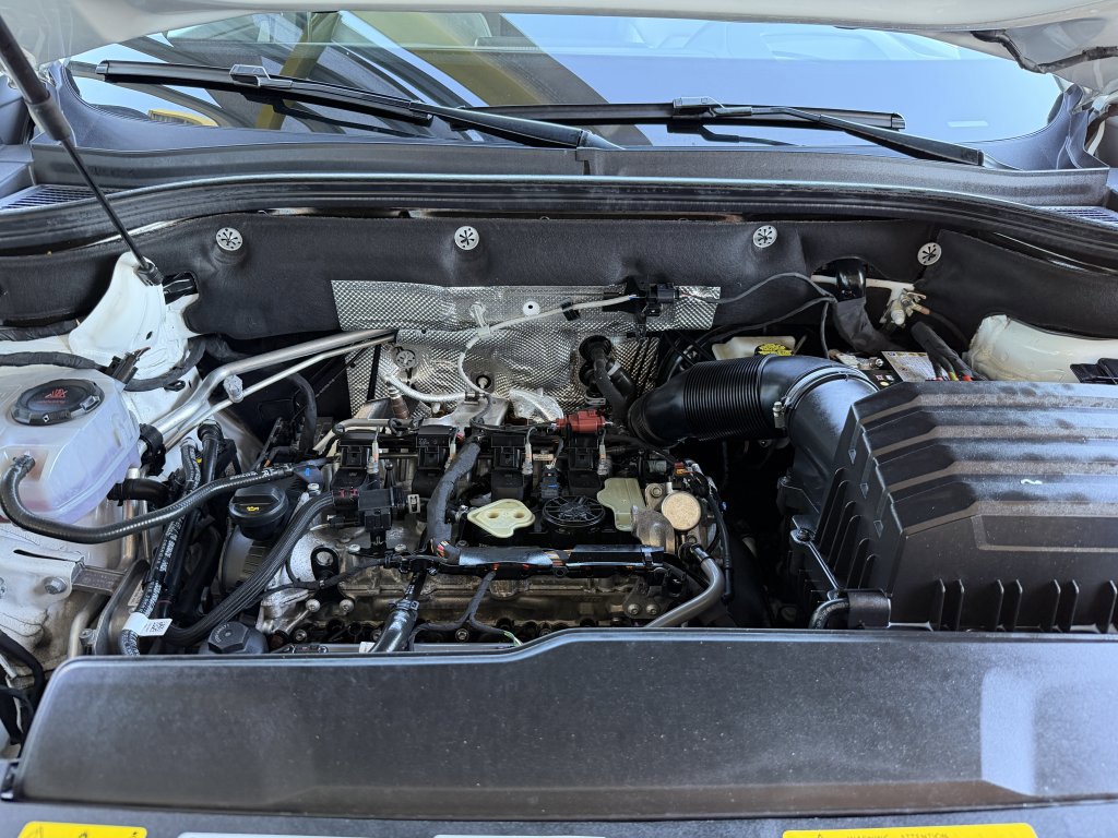 Used 2024 Volkswagen Atlas Cross Sport SEL R-Line image 47