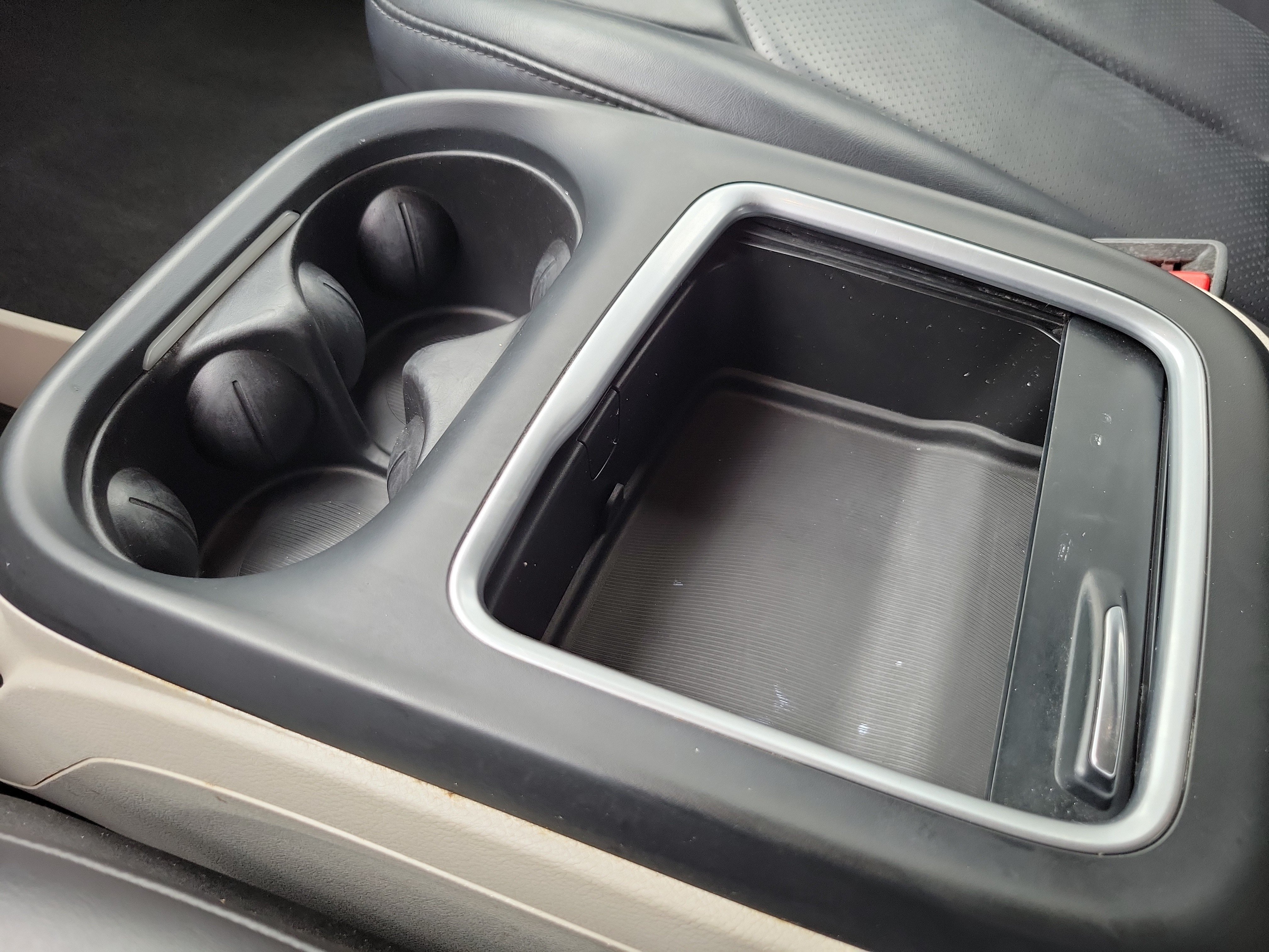 Used 2023 Chrysler Pacifica Touring-L FWD image 13