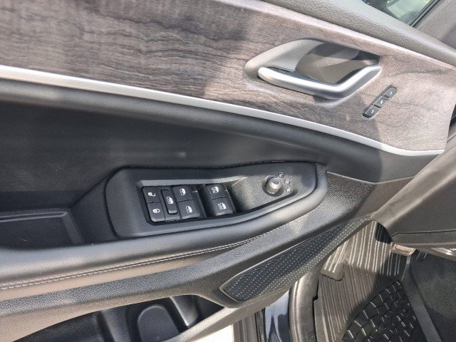 Used 2023 Jeep Grand Cherokee Limited w/ Black Appearance Package AWD/4WD image 11