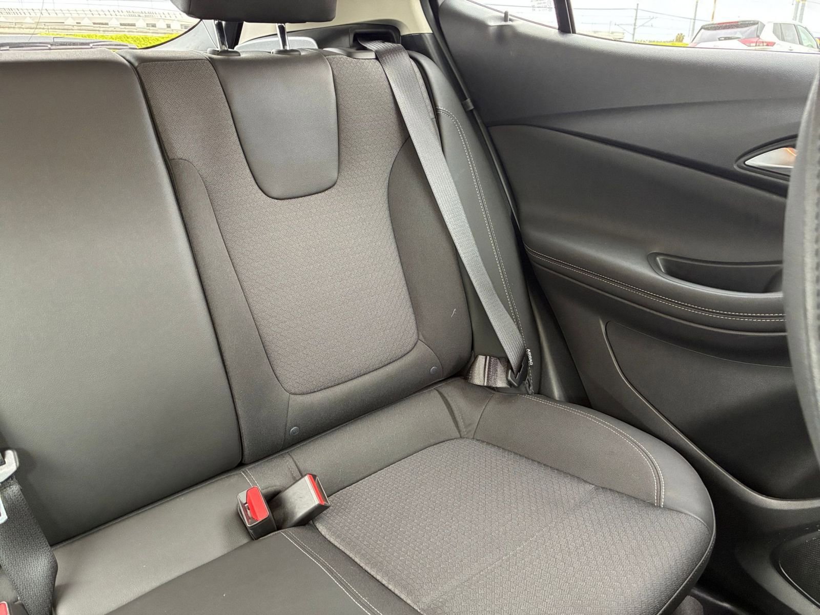 Used 2025 Buick Encore GX Preferred image 36