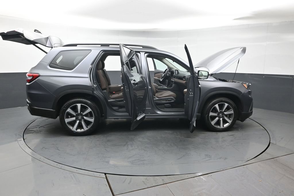 Used 2025 Honda Pilot Elite image 51