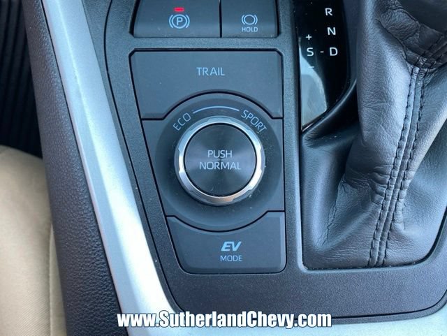 Used 2025 Toyota RAV4 LE AWD/4WD image 30