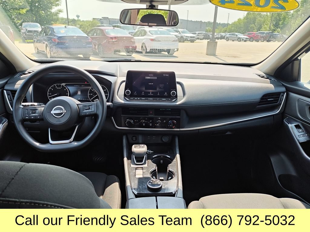Used 2024 Nissan Rogue S AWD/4WD image 13