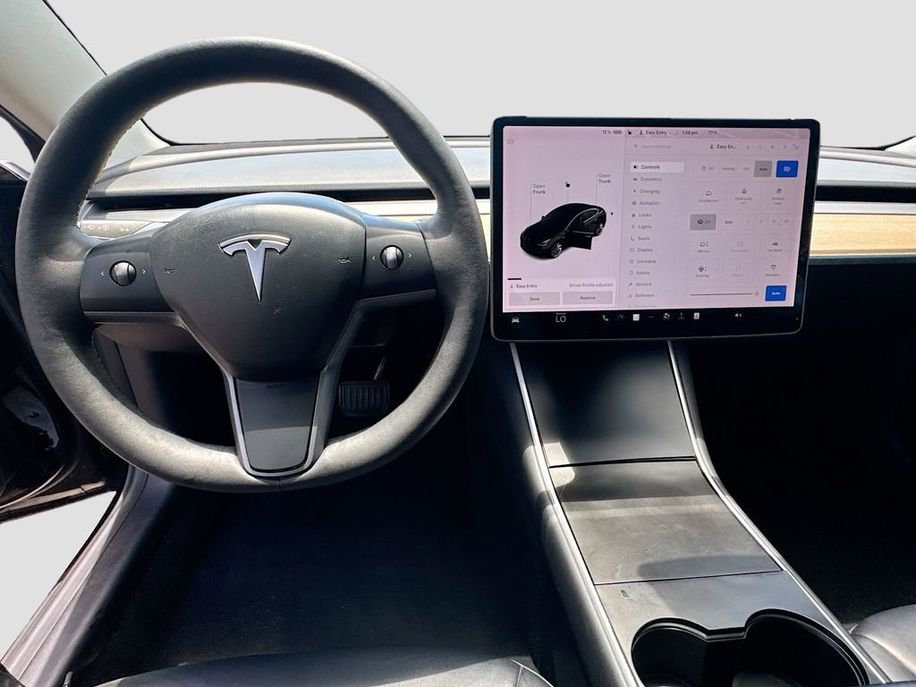 Used 2020 Tesla Model 3 Standard Range image 9