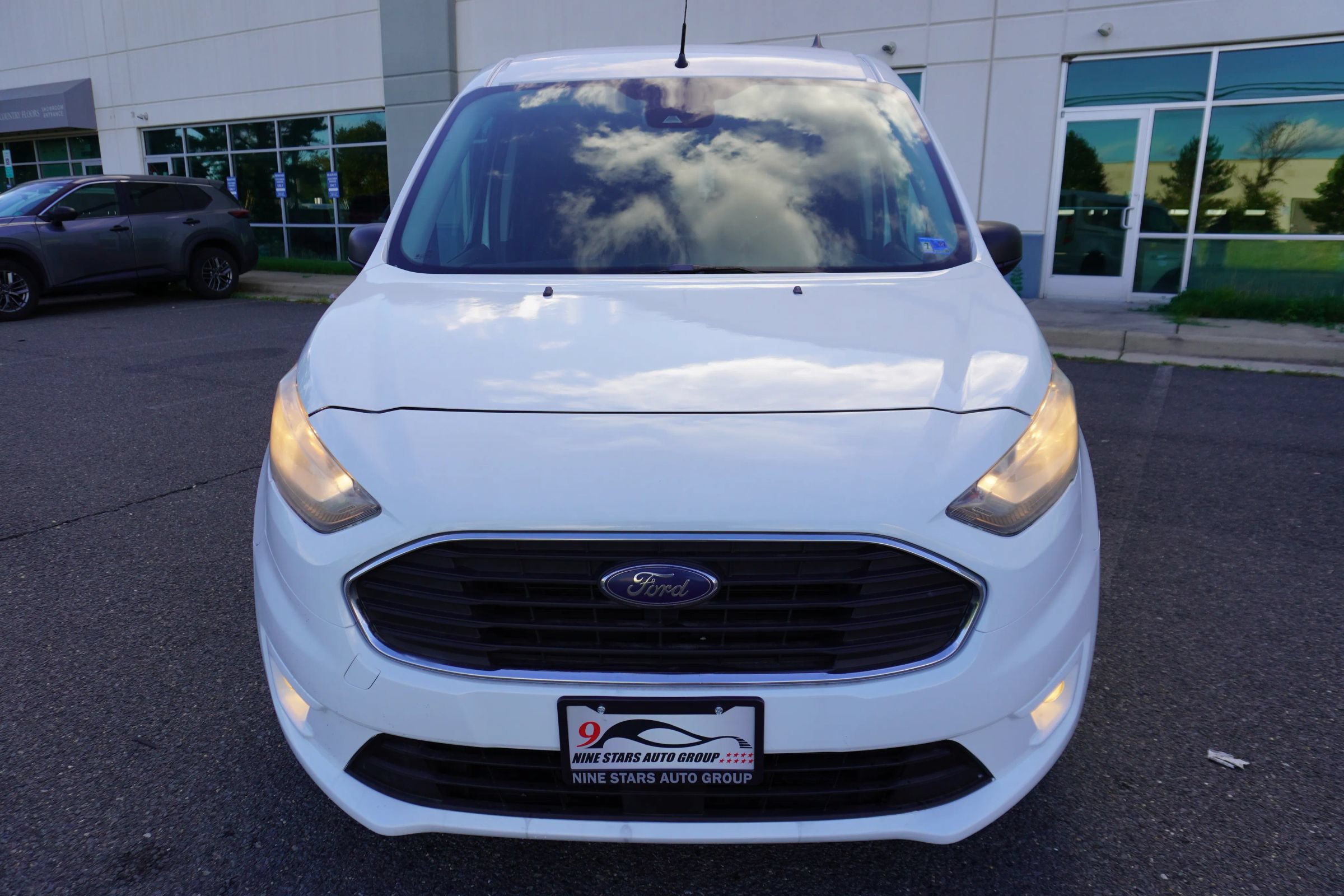 Used 2021 Ford Transit Connect XLT FWD image 2
