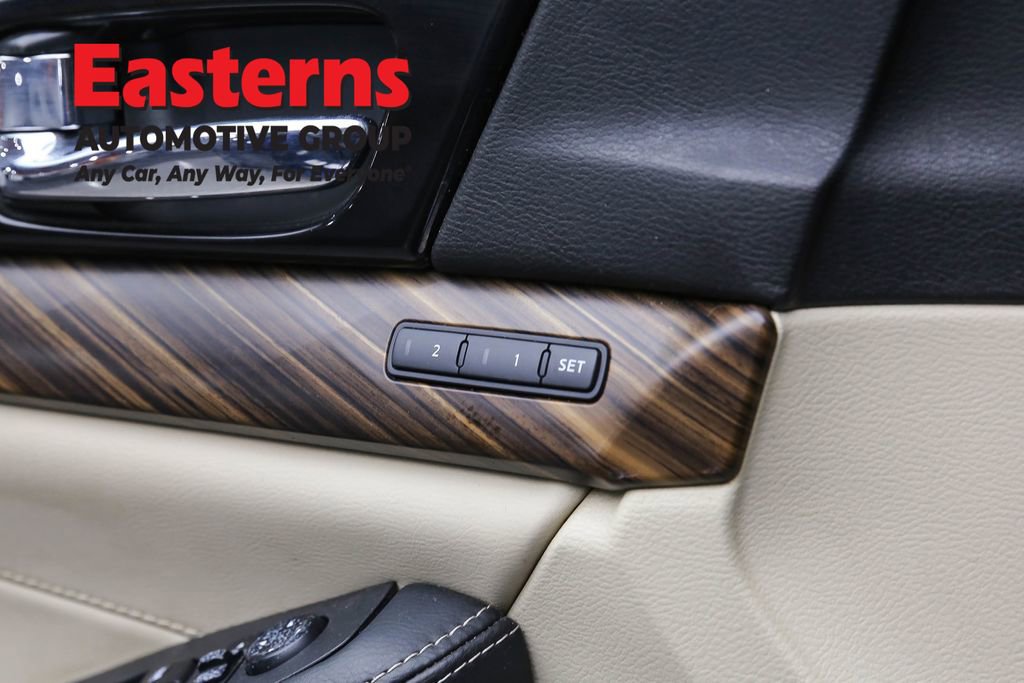 Used 2016 Nissan Maxima Platinum w/ Interior Lighting Package image 23