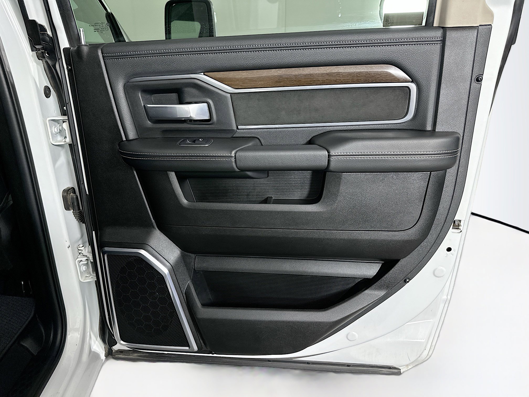 Used 2024 RAM 2500 Laramie w/ Safety Group image 29