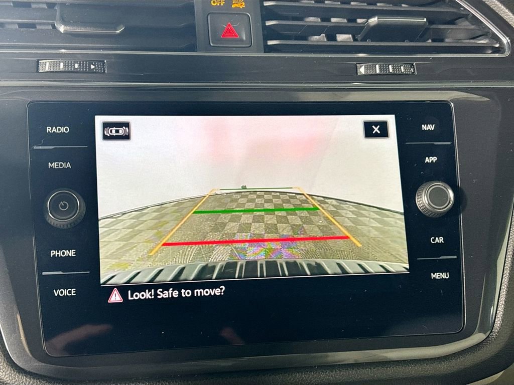 Certified 2024 Volkswagen Tiguan SEL R-Line image 17