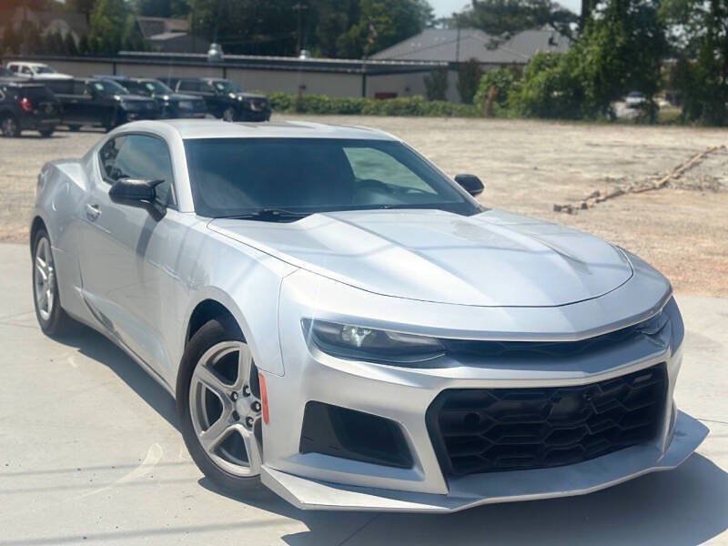 Used 2019 Chevrolet Camaro LT RWD image 1