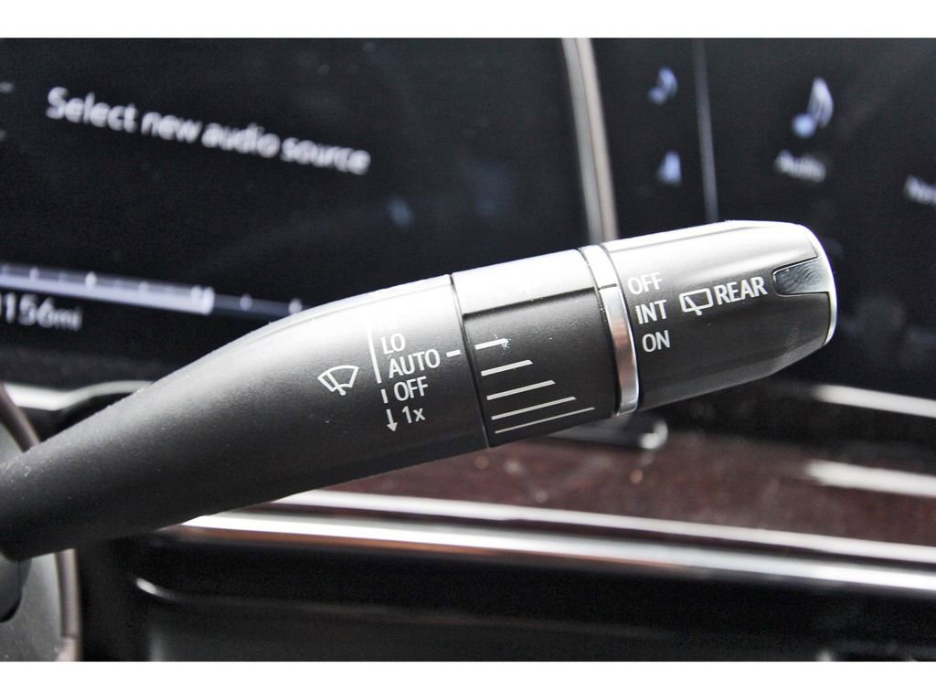 Used 2022 Cadillac Escalade Premium Luxury Platinum w/ Heavy-Duty Trailer Package image 19