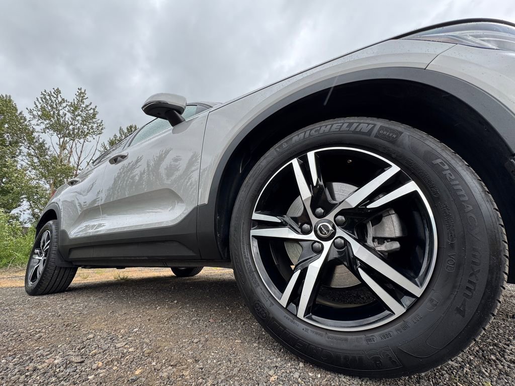 Used 2024 Volvo XC40 B5 Core AWD/4WD image 48