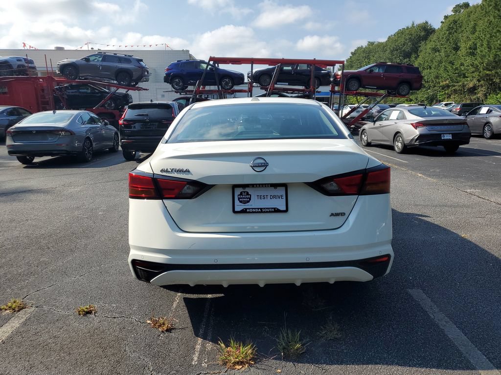 Used 2025 Nissan Altima 2.5 SV AWD/4WD image 6