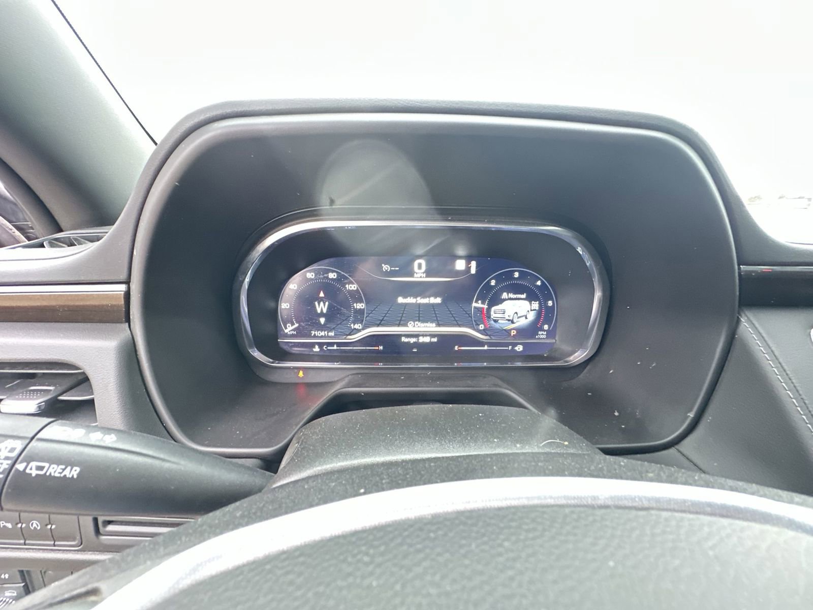 Used 2023 GMC Yukon XL SLE AWD/4WD image 12