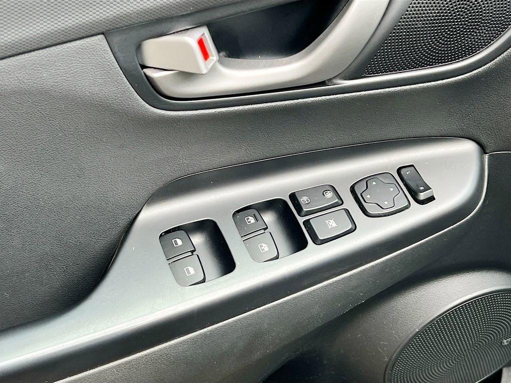 Used 2018 Hyundai Kona Ultimate FWD image 17