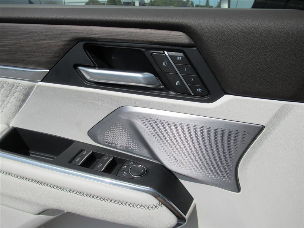 Used 2025 GMC Acadia Denali w/ Super Cruise Package image 21