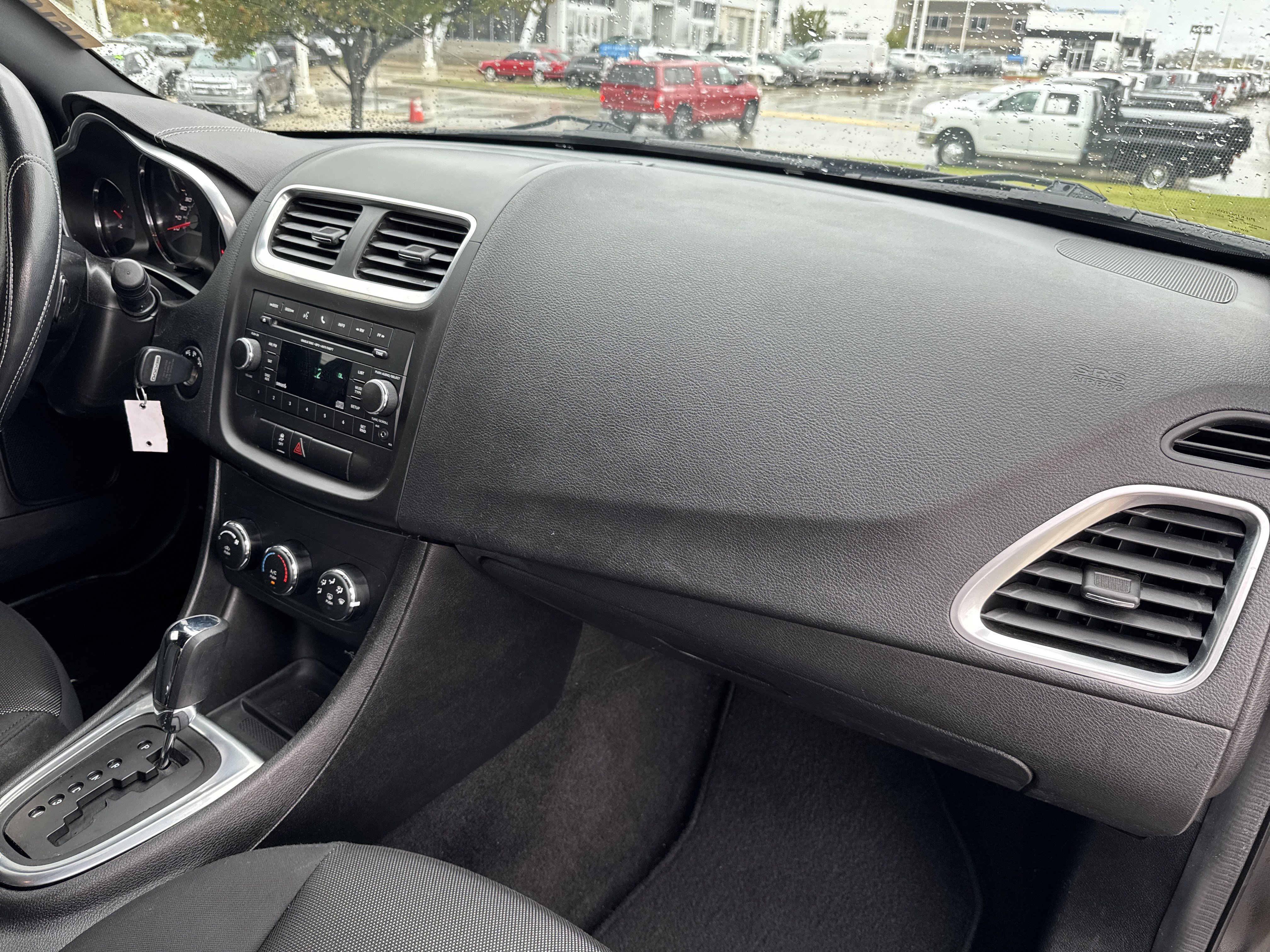 Used 2014 Dodge Avenger SE FWD image 27