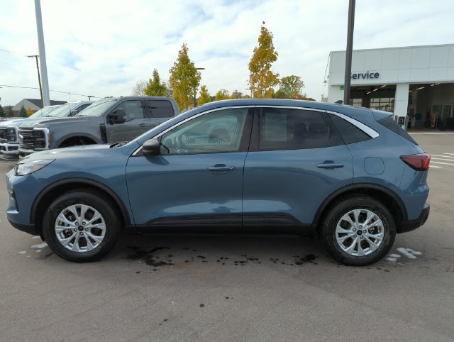 Certified 2024 Ford Escape Active AWD/4WD image 2