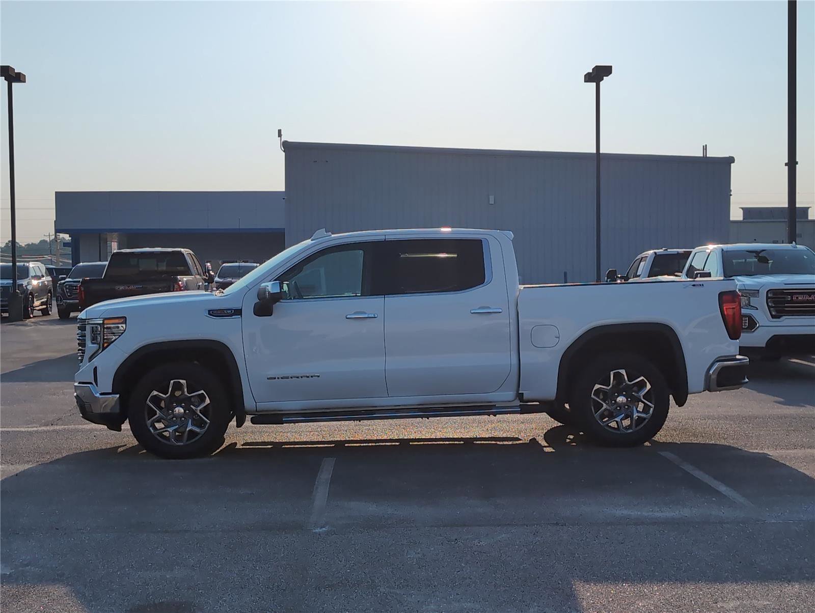Used 2024 GMC Sierra 1500 SLT w/ SLT Premium Plus Package image 2