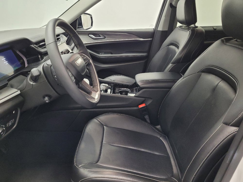 Used 2023 Jeep Grand Cherokee 4WD 4xe w/ Luxury Tech Group II image 17