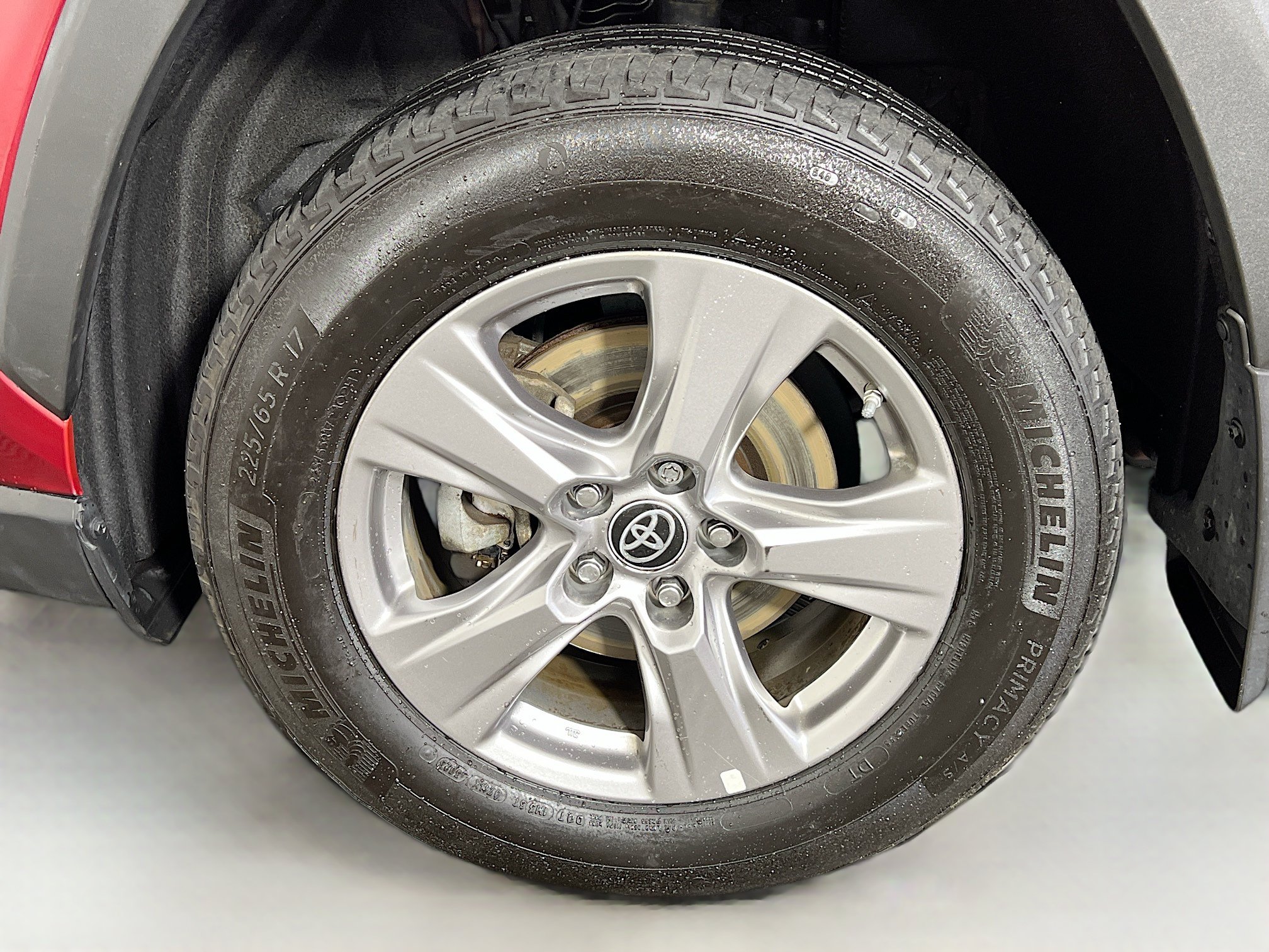 Used 2023 Toyota RAV4 LE AWD/4WD image 25