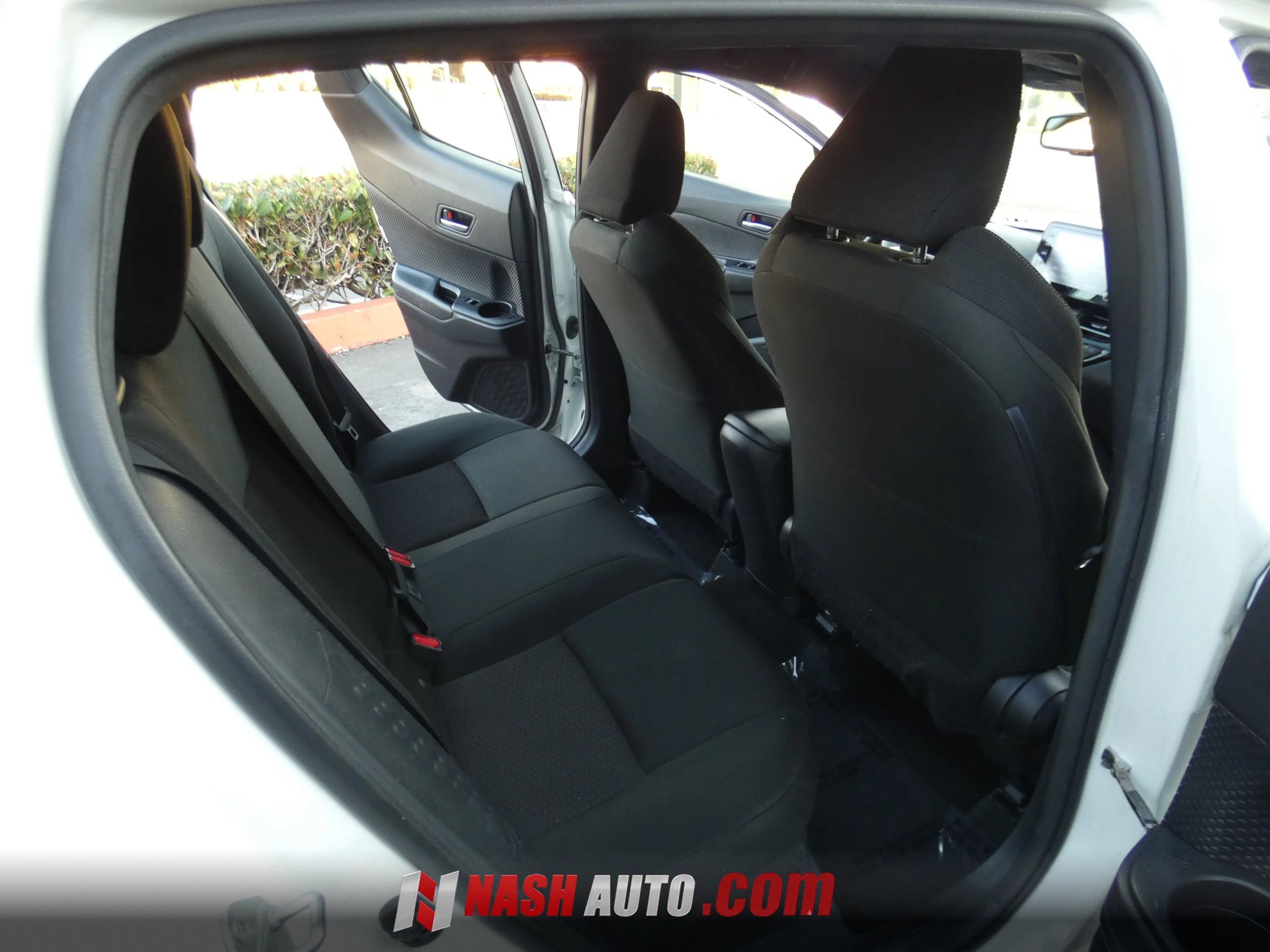 Used 2019 Toyota C-HR LE FWD image 25