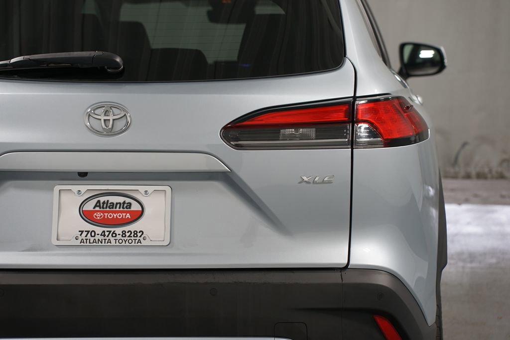 Used 2024 Toyota Corolla Cross XLE image 10