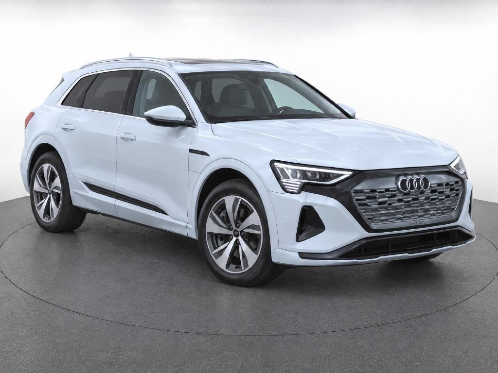 Used 2024 Audi Q8 e-tron Premium AWD/4WD image 2