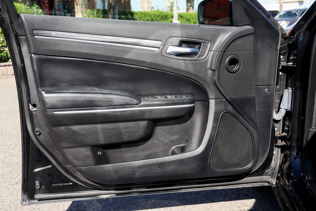 Used 2022 Chrysler 300 Touring image 14