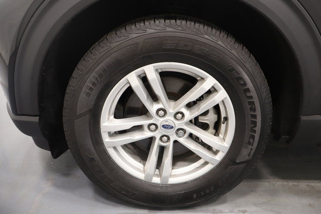 Used 2022 Ford Explorer XLT w/ Equipment Group 202A image 24