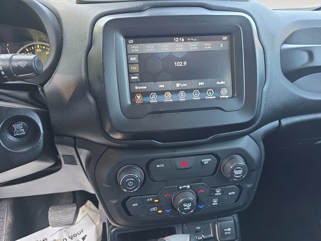 Used 2019 Jeep Renegade Latitude w/ Popular Equipment Group FWD image 10