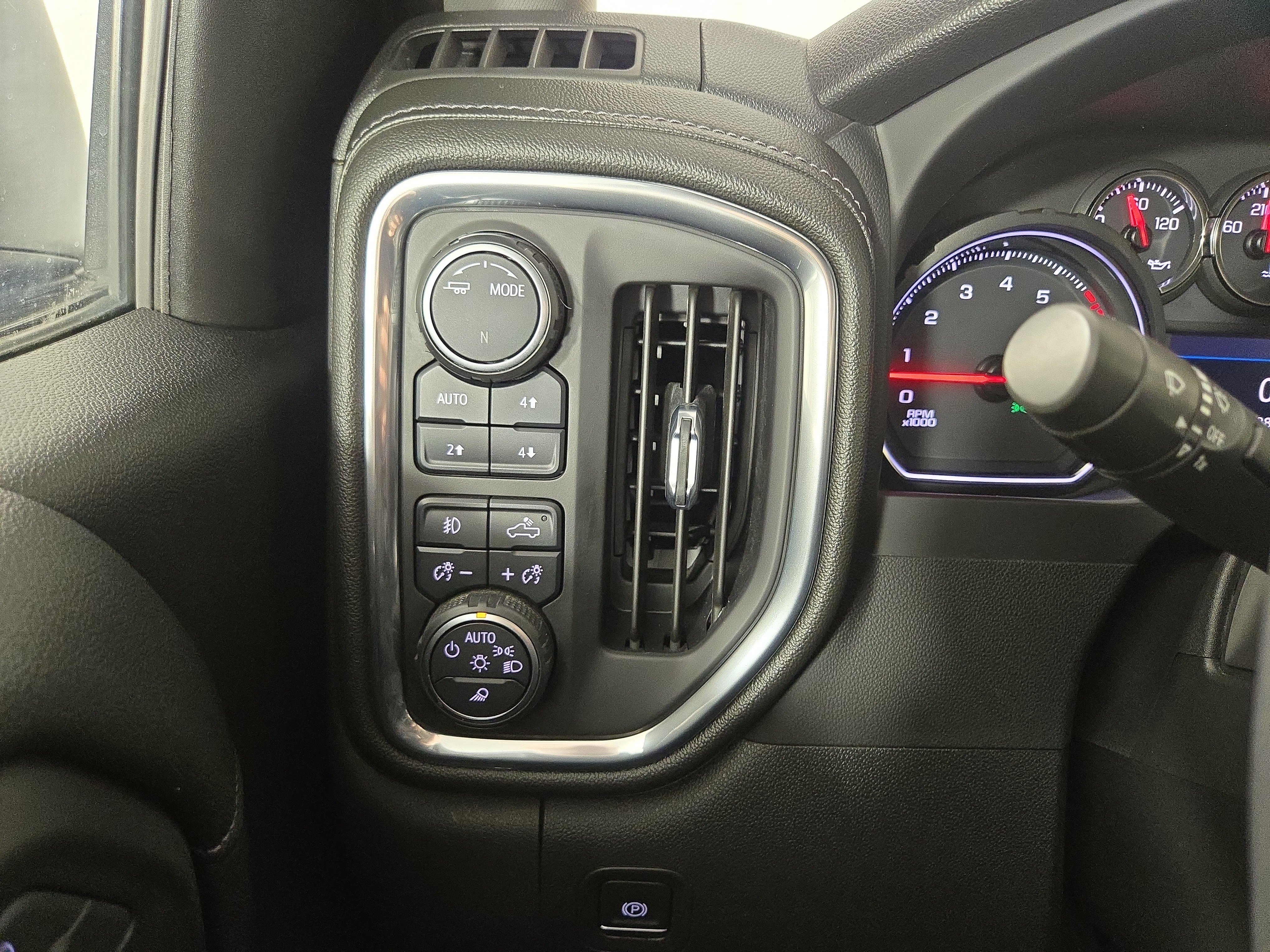 Used 2022 Chevrolet Silverado 1500 LT Trail Boss w/ Safety Package AWD/4WD image 26