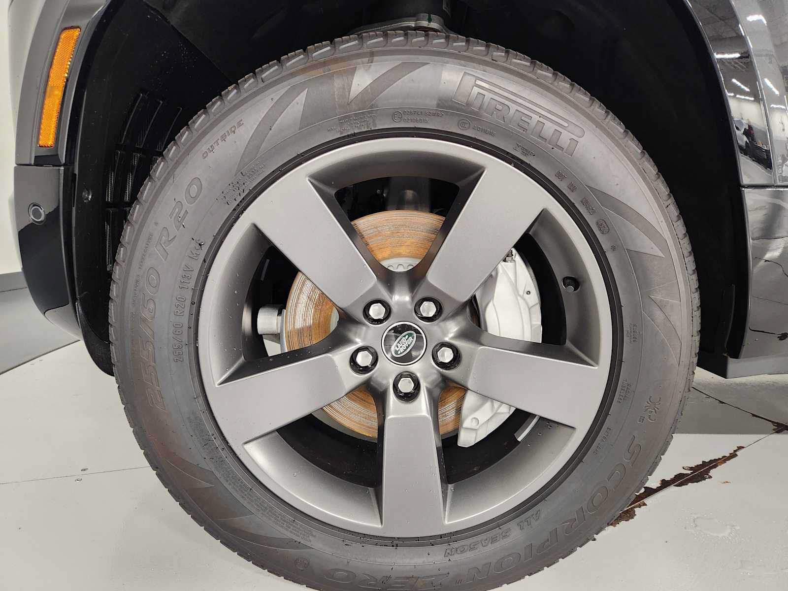 Used 2025 Land Rover Defender 130 X-Dynamic SE AWD/4WD image 12